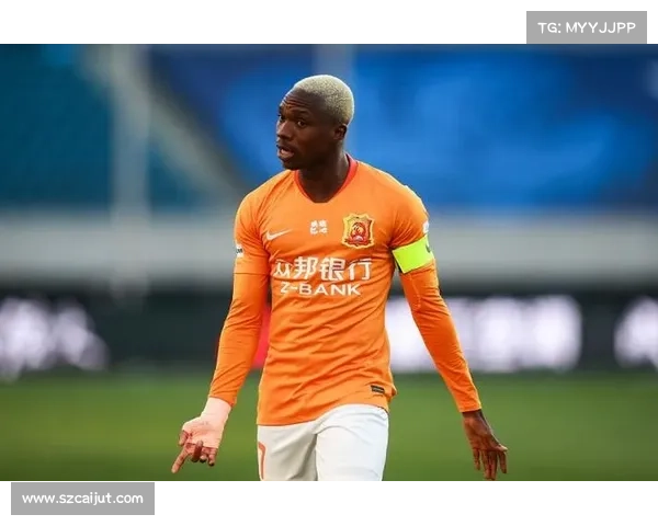 埃弗拉传奇人生揭秘：从街头少年到世界足球巨星的蜕变之路